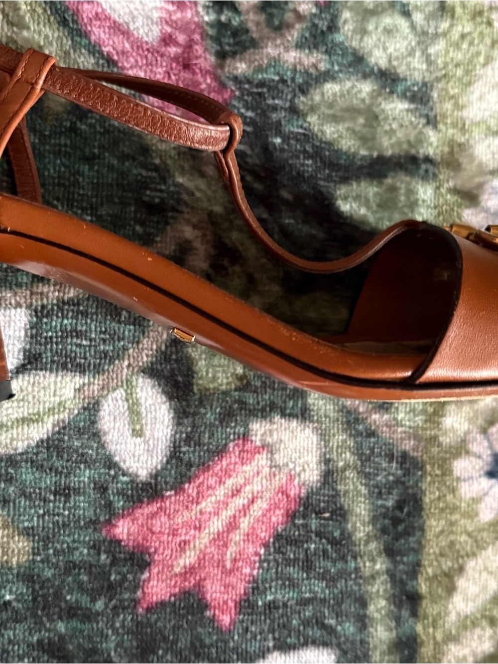 Leaving Sept 12 for three weeks vaykay gucci
Brown Leather Horsebit T-Strap - Picture 5 of 9